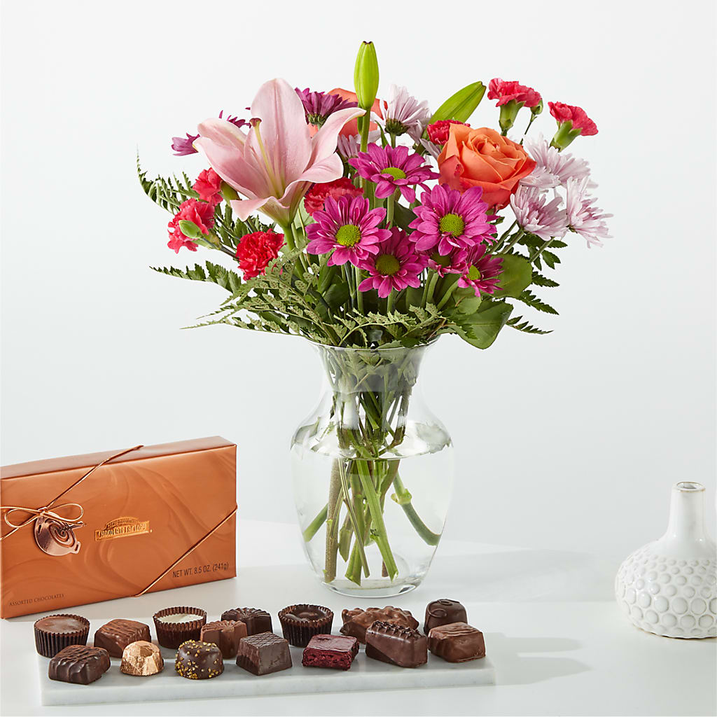 Light of My Life Bouquet and Chocolate Bundle – Blossom Shop, Conroe TX